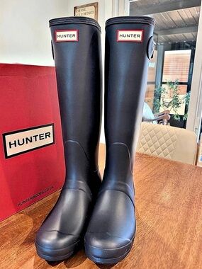 Hunter Original Tall WP Boots in Navy Blue- Size 8W/6.5M BNIB